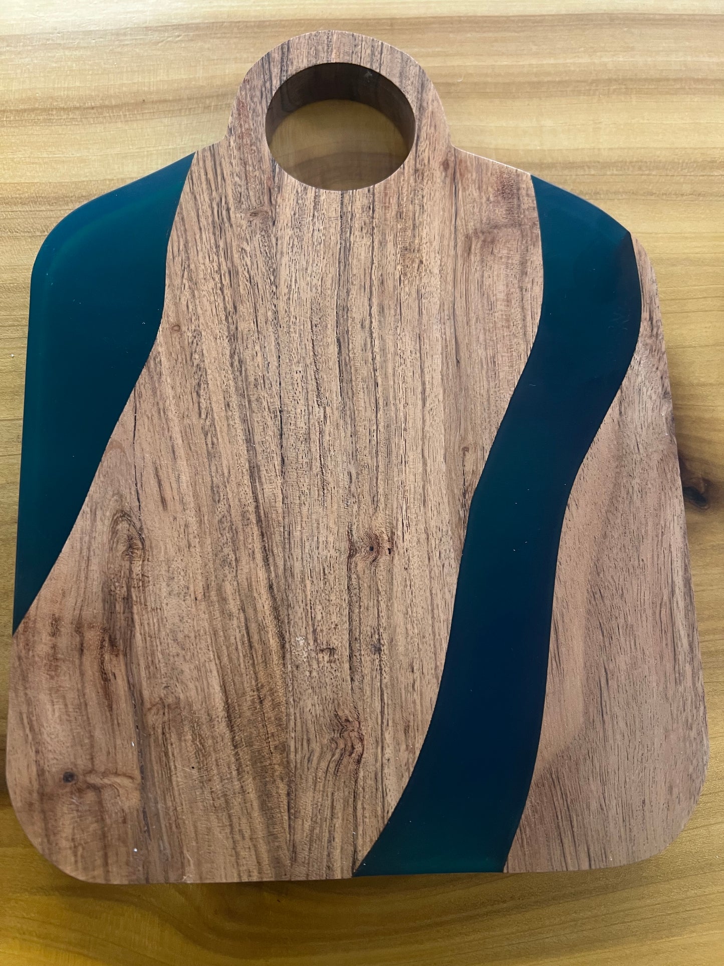 Small Green Epoxy Resin Charcuterie Board. New Never Used